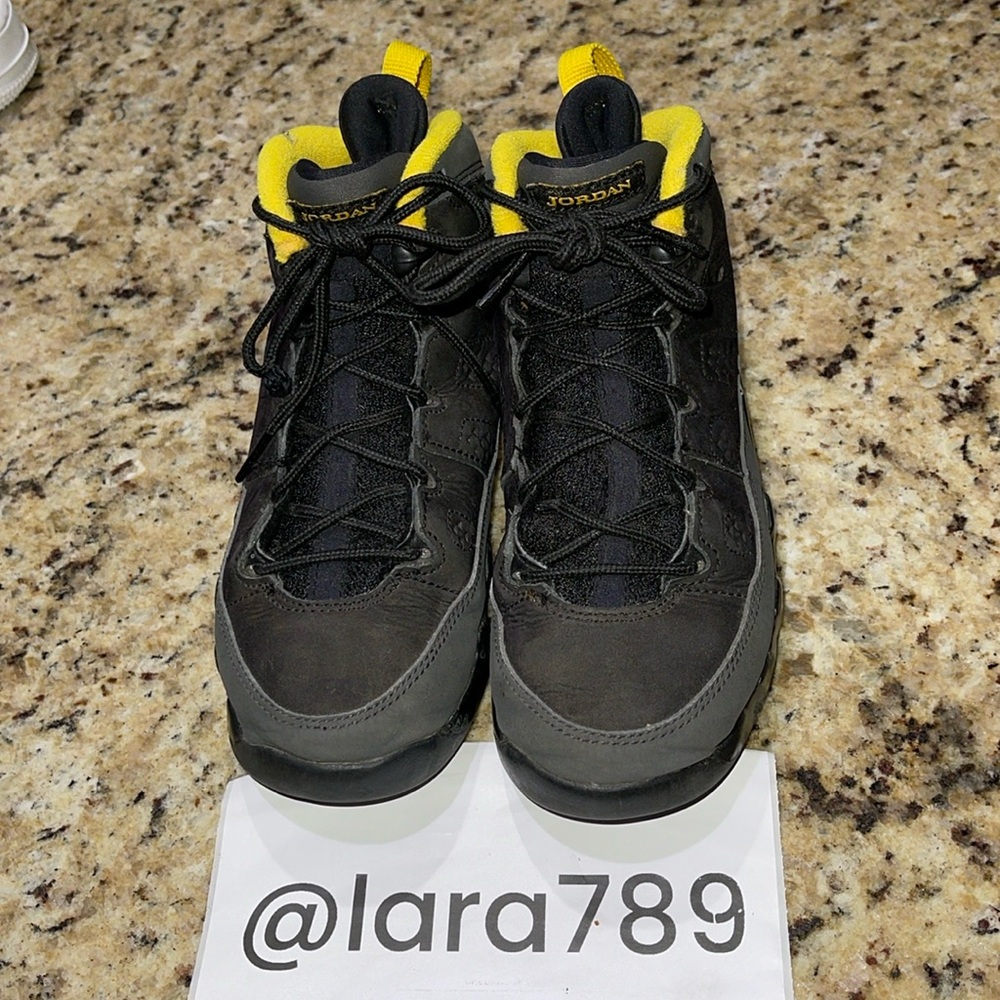 Jordan 9 Retro Dark Charcoal University Gold
